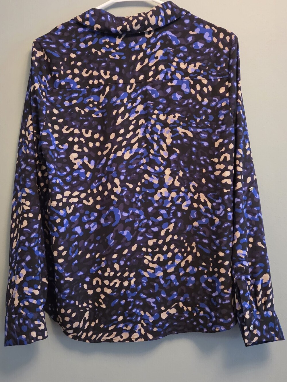 Dana Buchman Leopard Print Blouse Womens Blue Black Roll Tab Office Chic Top - Picture 6 of 6